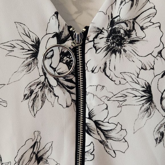 Gorgeous Alfani Floral Colorblock Blouse - Picture 7 of 7